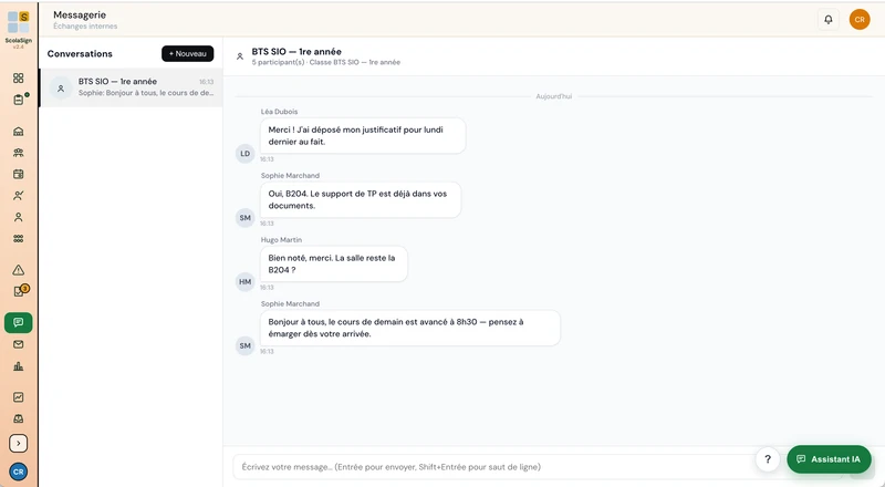 Console ScolaSign — messagerie interne : conversation de classe entre l'enseignante et les apprenants