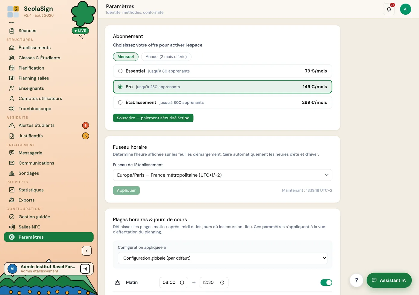 écran Paramètres, sections Fuseau horaire, plages horaires (avec sélecteur d'établissement) et Emails &amp; Notifications.
