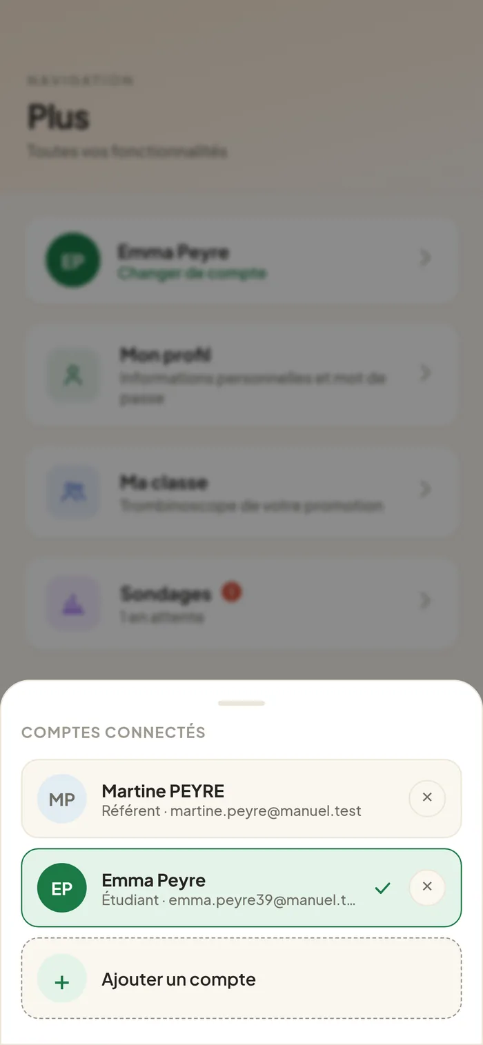 fenêtre «&nbsp;Comptes connectés&nbsp;» listant un compte Référent et un compte Apprenant, avec le compte actif coché et le bouton «&nbsp;Ajouter un compte&nbsp;».